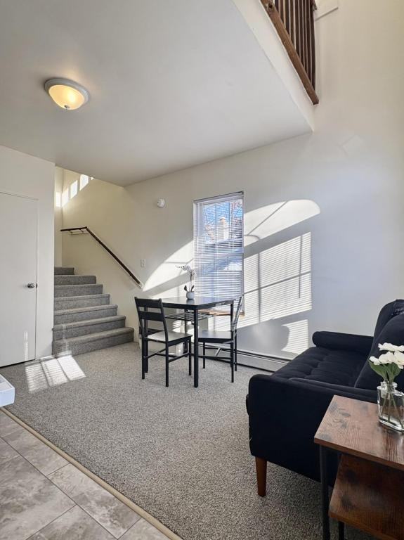 171 Oak St Apt 1r - Photo 4 of 13