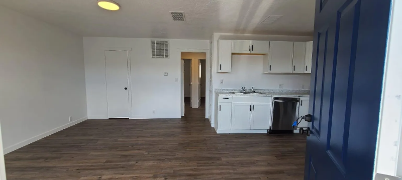 640 Northw #C - Photo 2 of 7