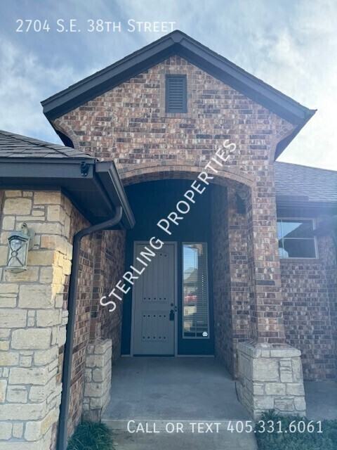 2704 Se 38th St - Photo 2 of 35