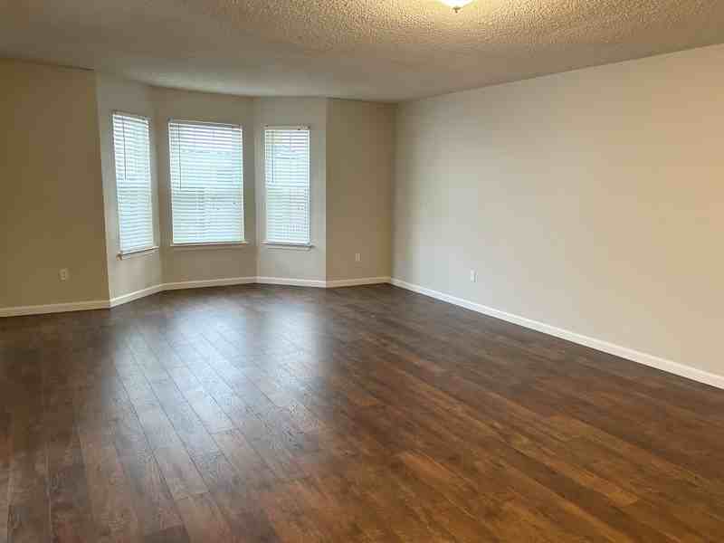 149 Tulip Ln - Photo 2 of 24