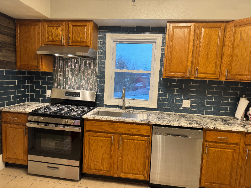 437 1/2 Elm Ave #4 - Photo 5 of 12