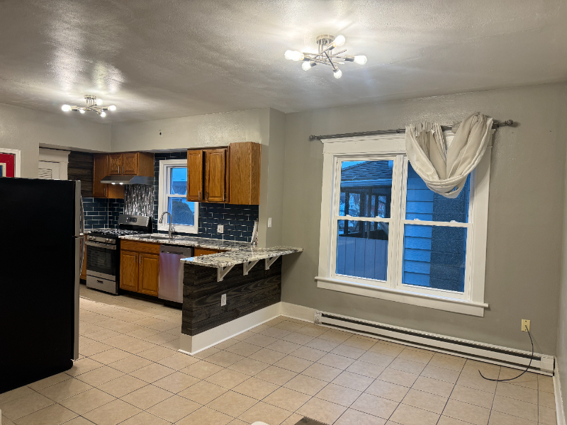 437 1/2 Elm Ave #4 - Photo 6 of 12