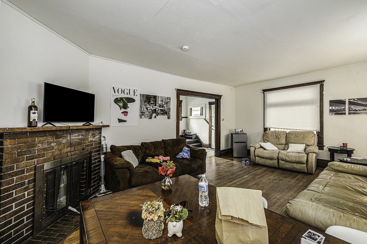 1207 Prospect St - Photo 4 of 15