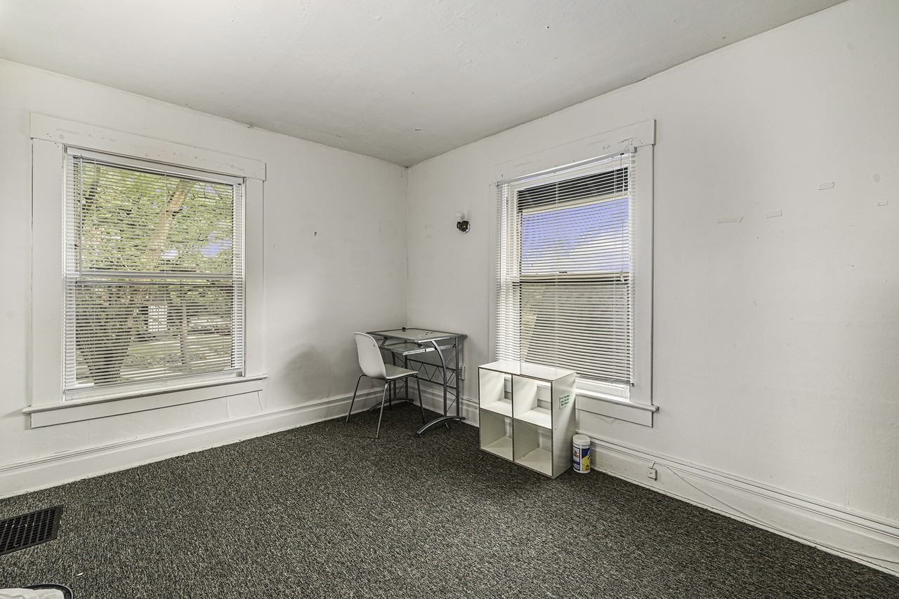 1207 Prospect St - Photo 7 of 15