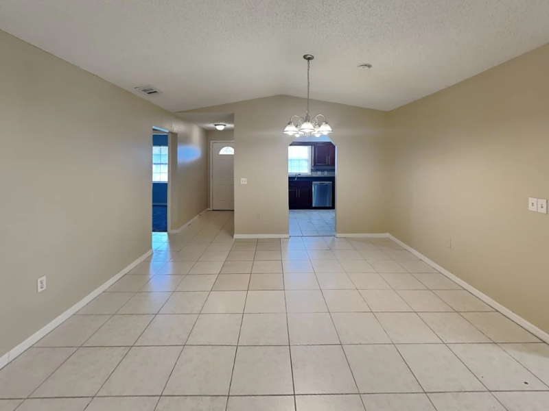 902 Sunshine Way Sw - Photo 3 of 16