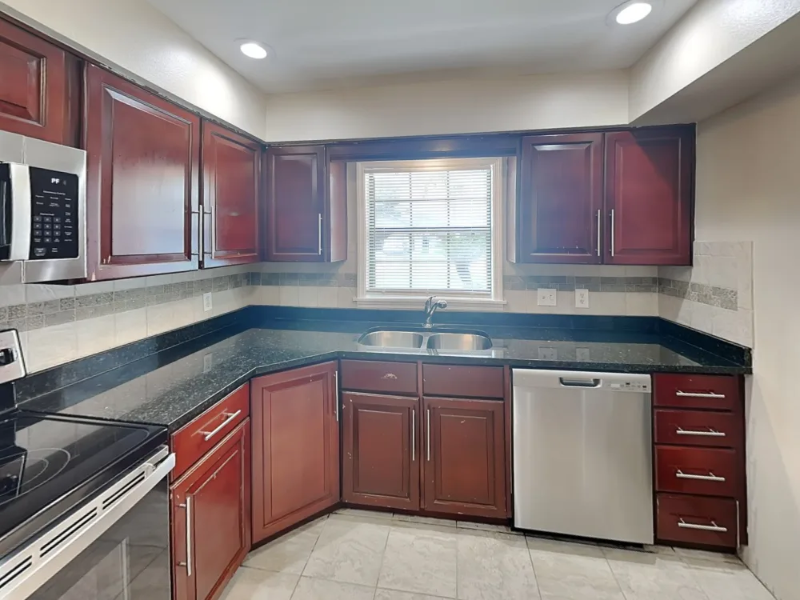 902 Sunshine Way Sw - Photo 4 of 16