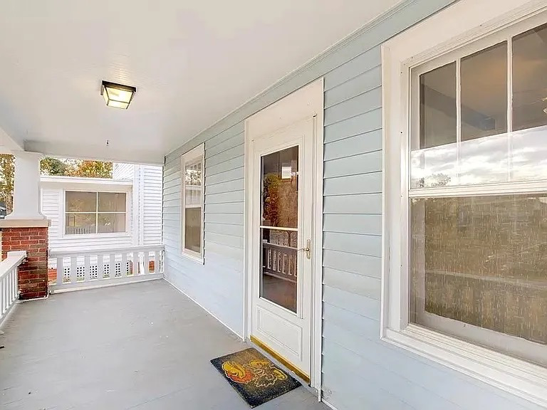 224 W Wilson St - Photo 2 of 5