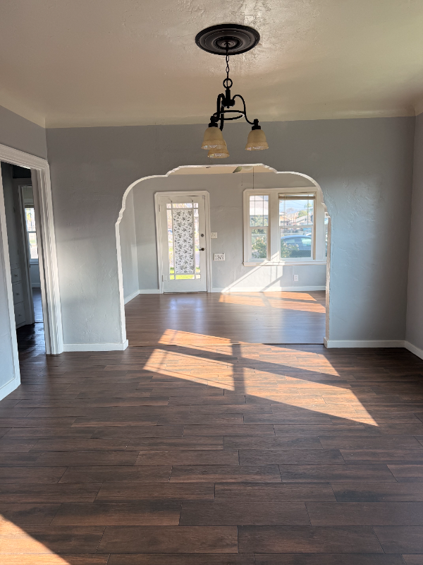 1409 N Divisadero St - Photo 3 of 17