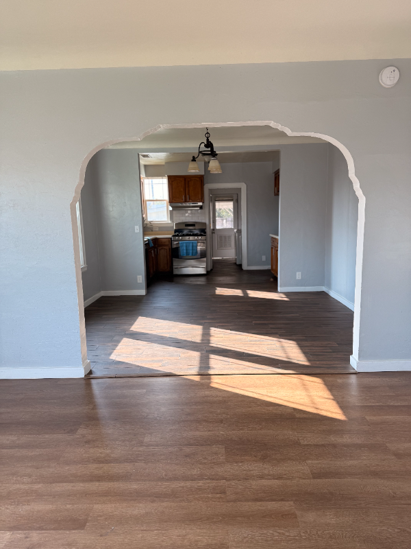 1409 N Divisadero St - Photo 6 of 17