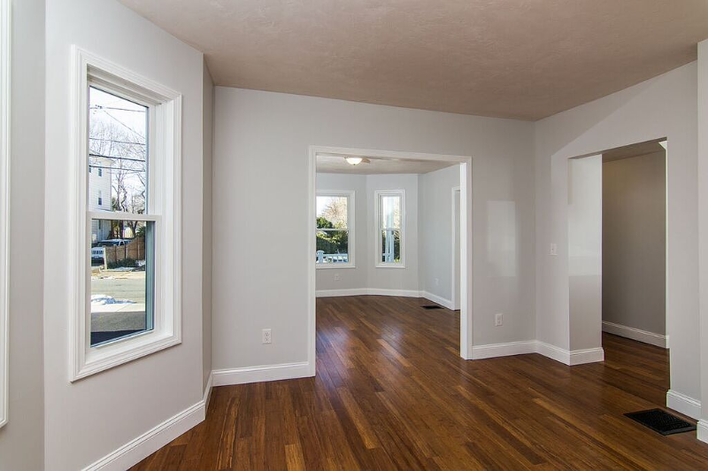 10 Giles Ave - Photo 2 of 12