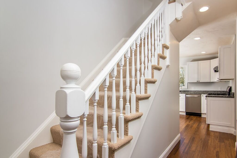 10 Giles Ave - Photo 3 of 12