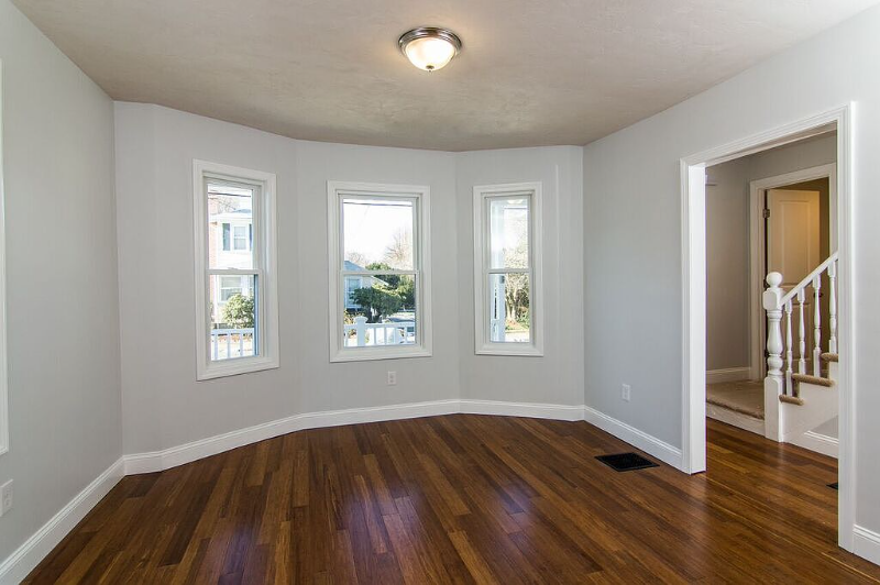 10 Giles Ave - Photo 4 of 12