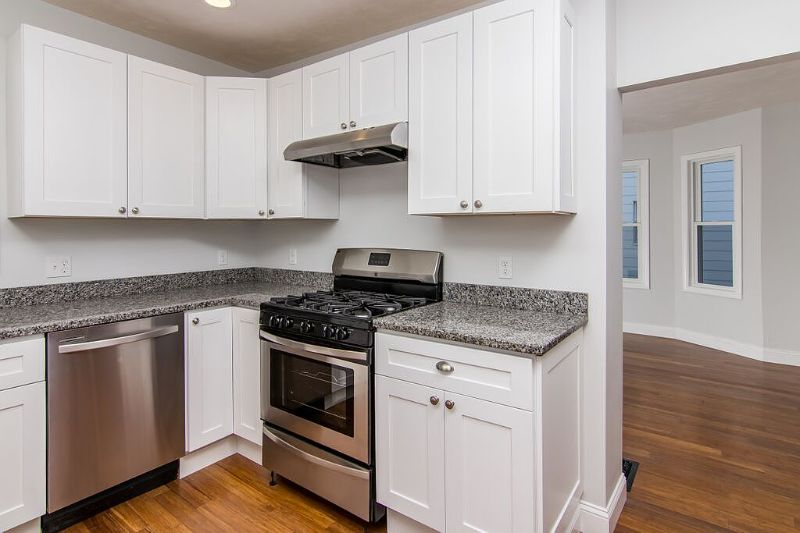 10 Giles Ave - Photo 6 of 12