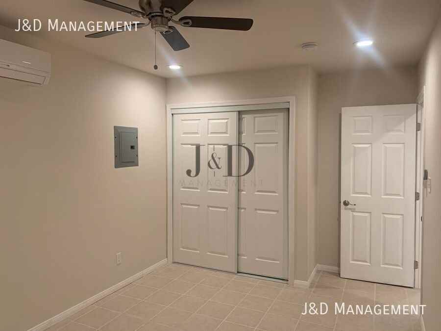 3080 Webster Ave - Photo 7 of 12