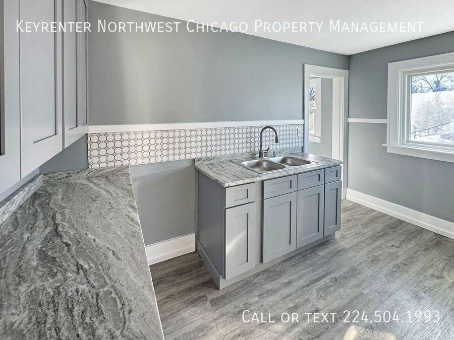 471 Center St #2 - Photo 4 of 20