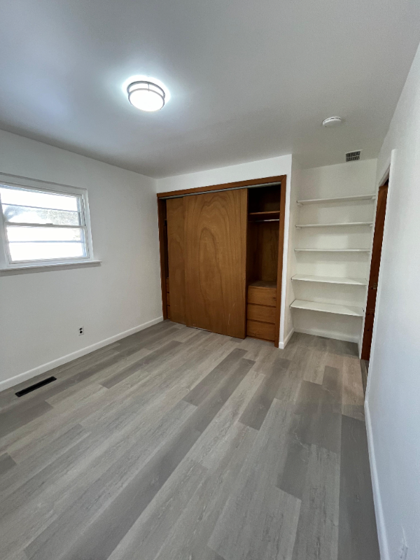 617 Stratford Ave - Photo 4 of 14