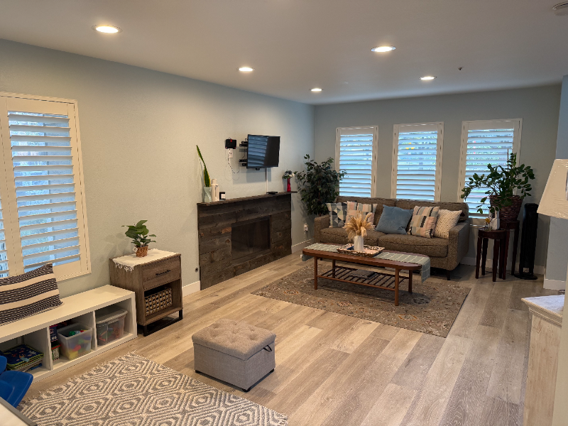 406 E Center St - Photo 2 of 16