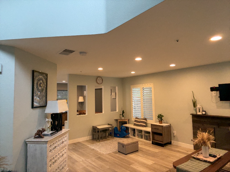 406 E Center St - Photo 6 of 16