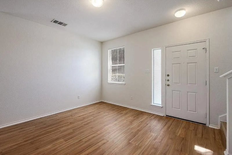 13804 Harris Ridge Blvd - Photo 5 of 20