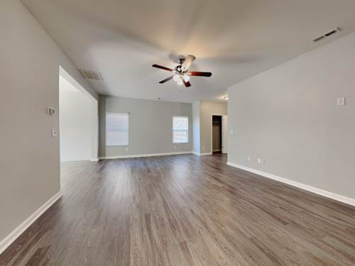 515 Meadowbrook Dr - Photo 3 of 10