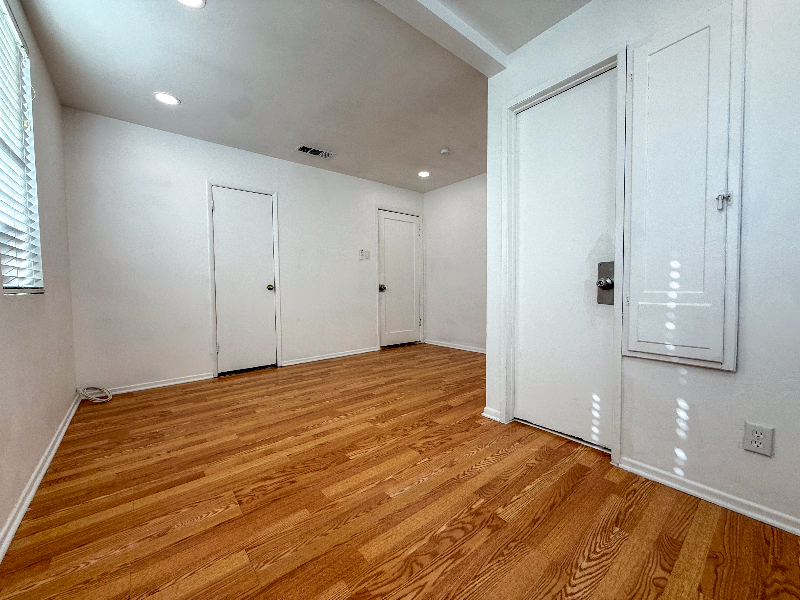 6054 Colfax Ave - Photo 7 of 14