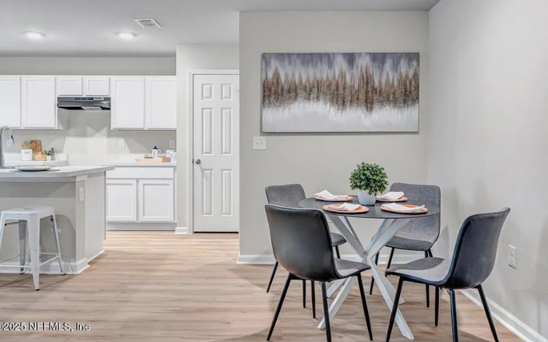 5986 Patterson Ave - Photo 4 of 19