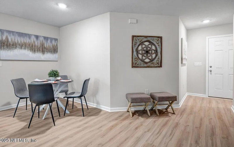 5986 Patterson Ave - Photo 5 of 19