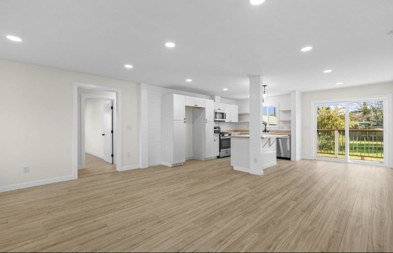 19367 Lucille St - Photo 4 of 12