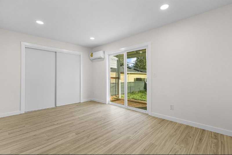 19367 Lucille St - Photo 5 of 12