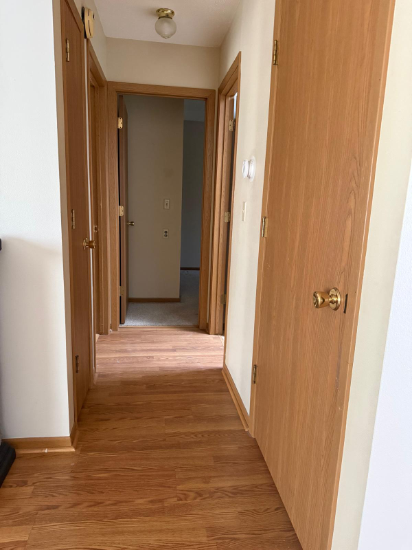 705 Kelsey Ct - Photo 7 of 18