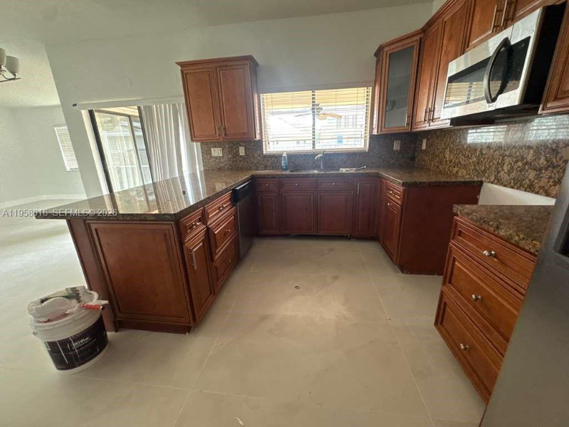 10034 Sw 221st St - Photo 4 of 16