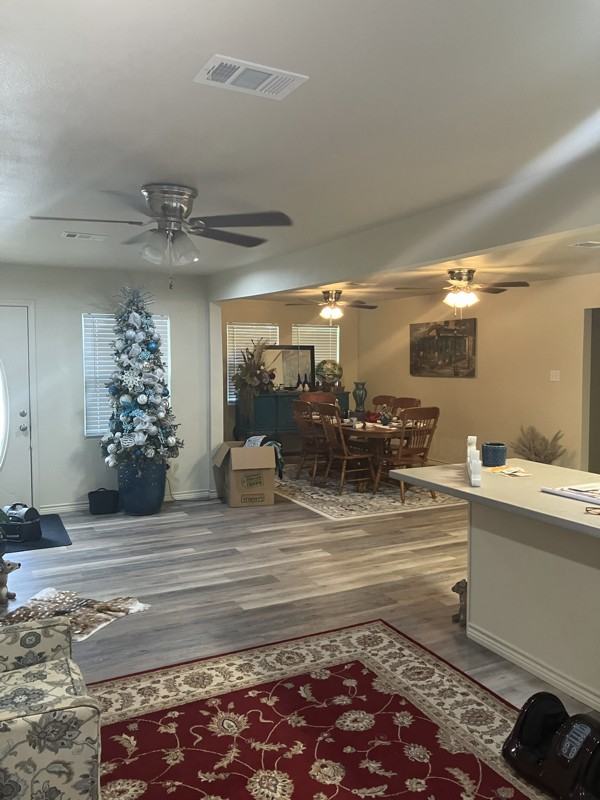 5011 Lawndale Ave - Photo 3 of 5