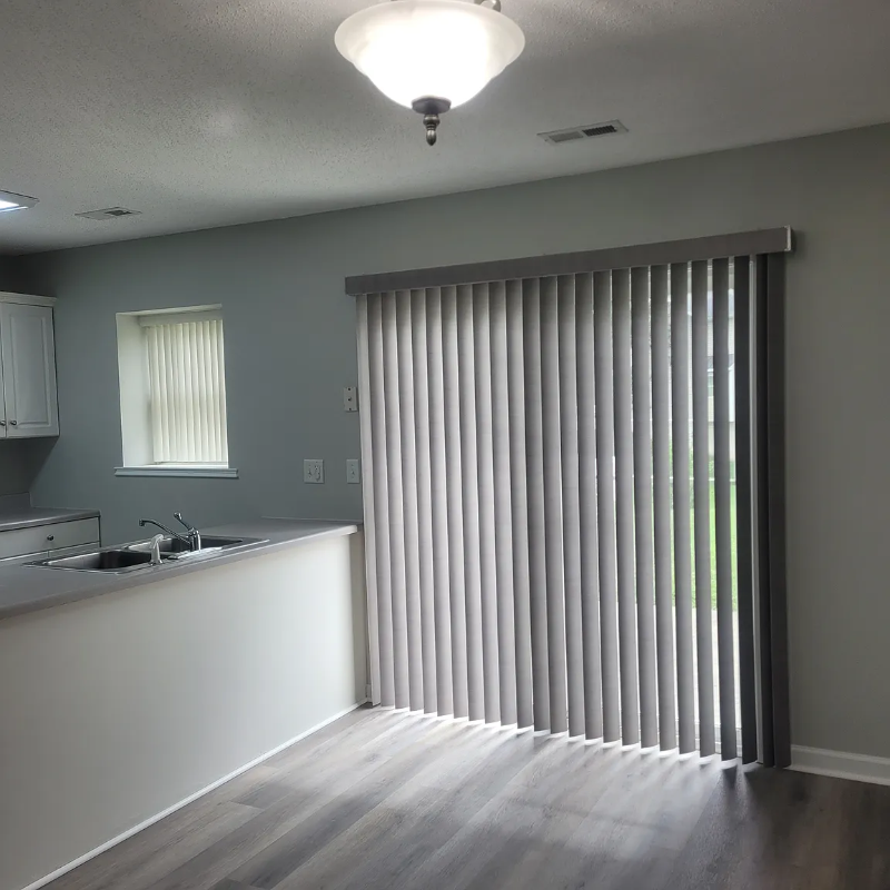 2405 King Arthurs Ct - Photo 4 of 9