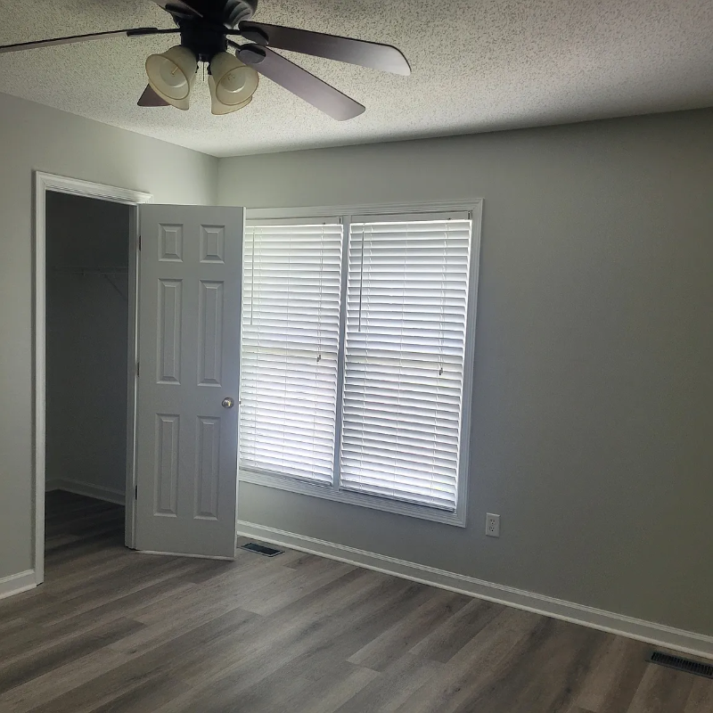 2405 King Arthurs Ct - Photo 7 of 9