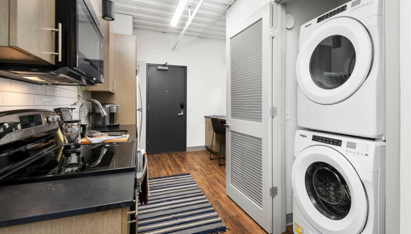 993 W Dakin St - Photo 4 of 7