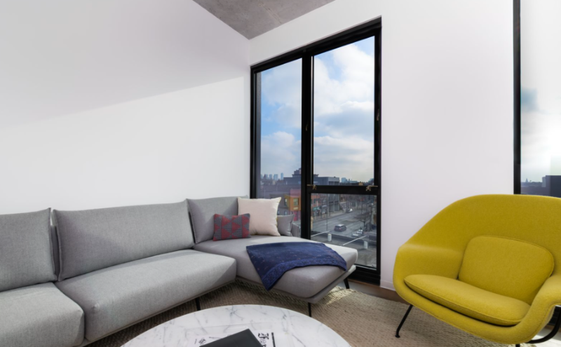 1627 W Division St - Photo 4 of 6