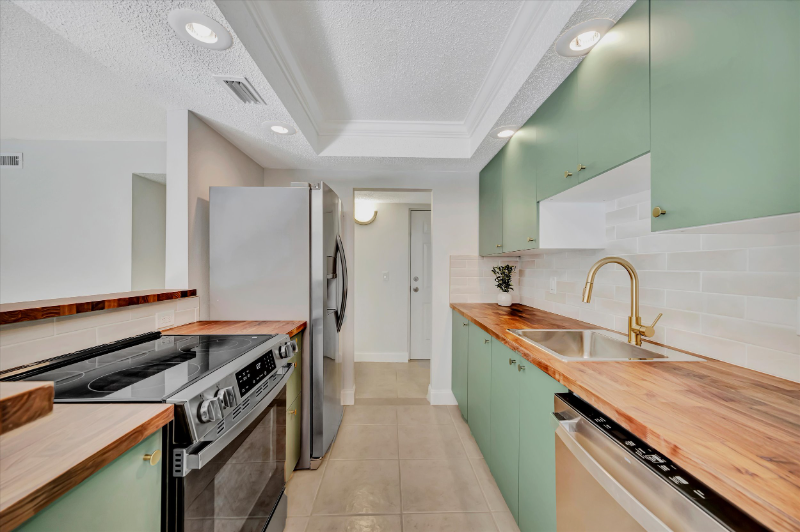 776 116th Ave N #1105 - Photo 2 of 8