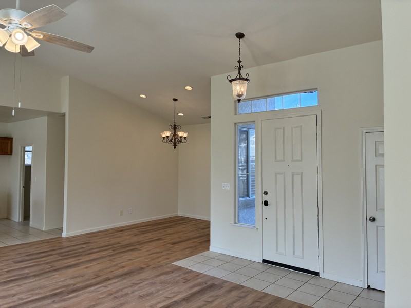 2555 E Houston Ave - Photo 6 of 20