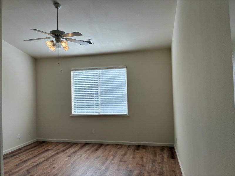 2555 E Houston Ave - Photo 7 of 20