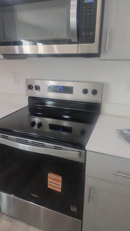 4381 Riverbend Blvd - Photo 2 of 17