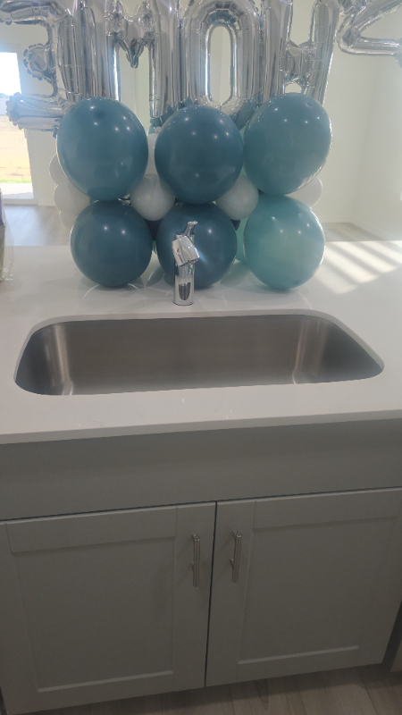 4381 Riverbend Blvd - Photo 4 of 17