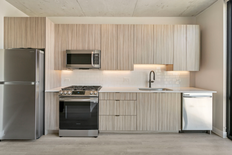 4578 N Broadway St - Photo 6 of 14