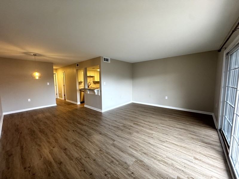 925 Cleveland St - Photo 4 of 11