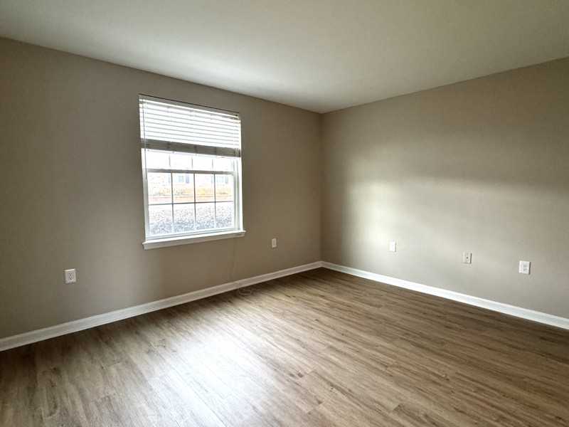 925 Cleveland St - Photo 6 of 11