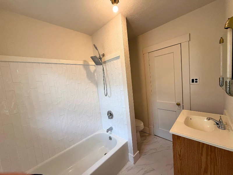 904 E Ash St - Photo 6 of 12