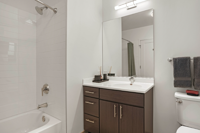 111 W Superior St - Photo 5 of 10