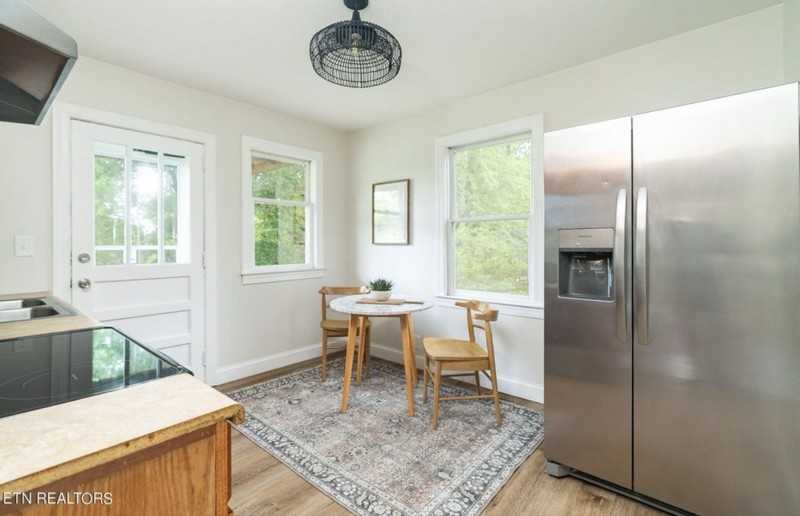 2306 Whittle Springs Rd - Photo 3 of 6