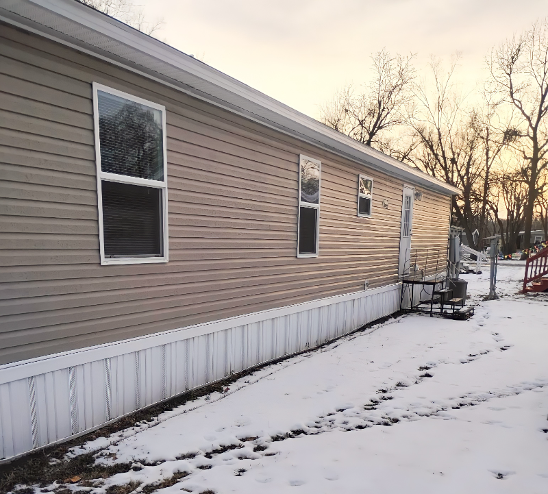 161 Rainbow Dr - Photo 3 of 16