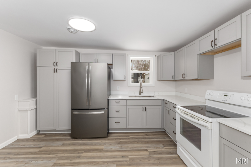 614 S Webster St - Photo 3 of 13