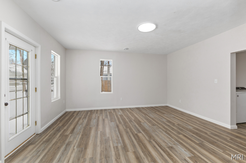 614 S Webster St - Photo 7 of 13